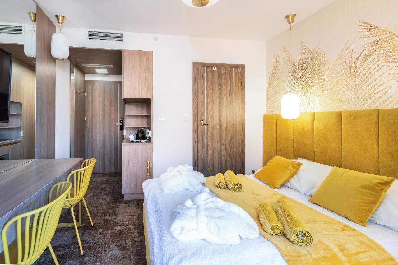 Villa Vis A Vis Тшенсач Экстерьер фото