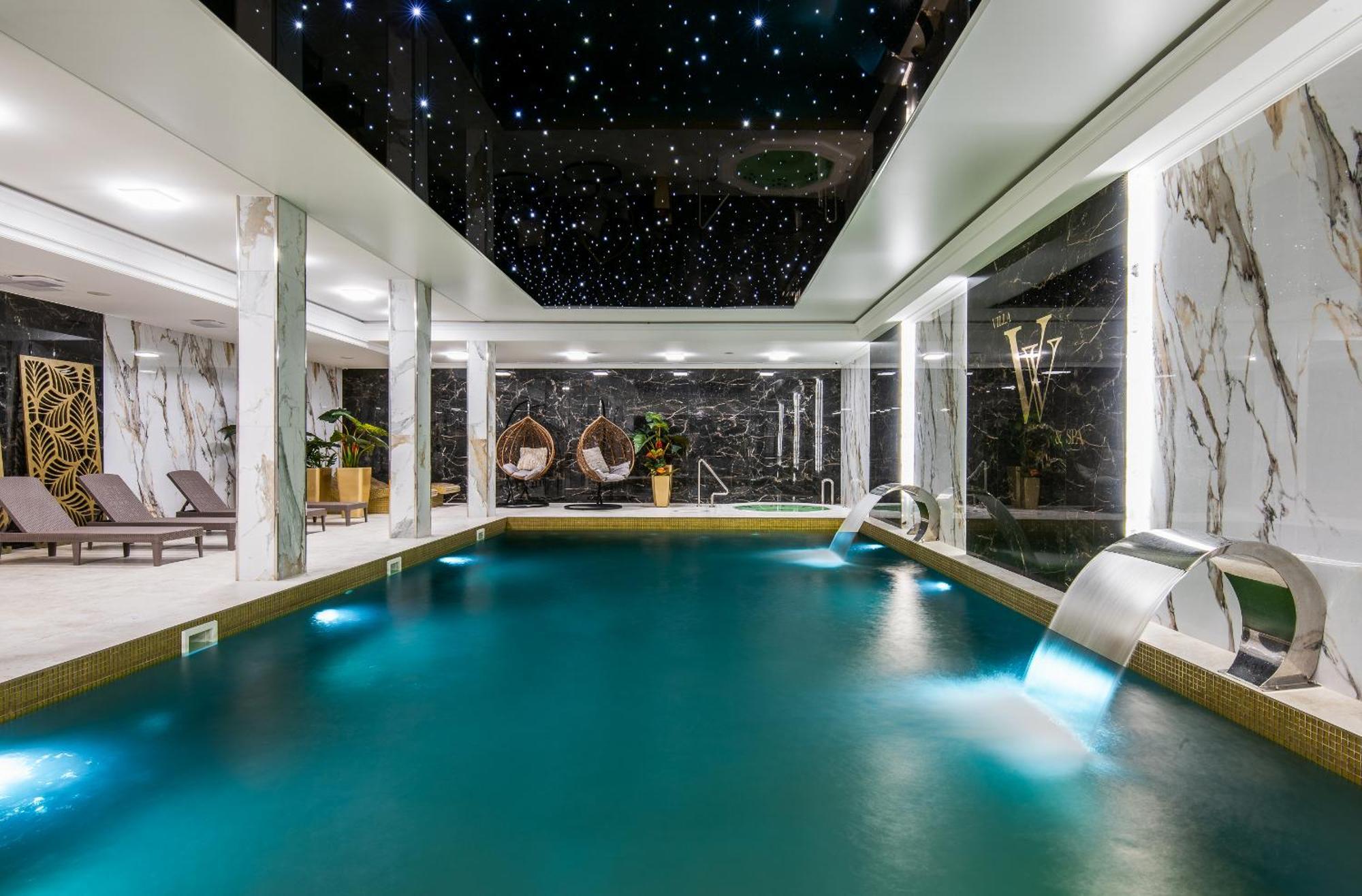 Villa Vis A Vis Тшенсач Экстерьер фото